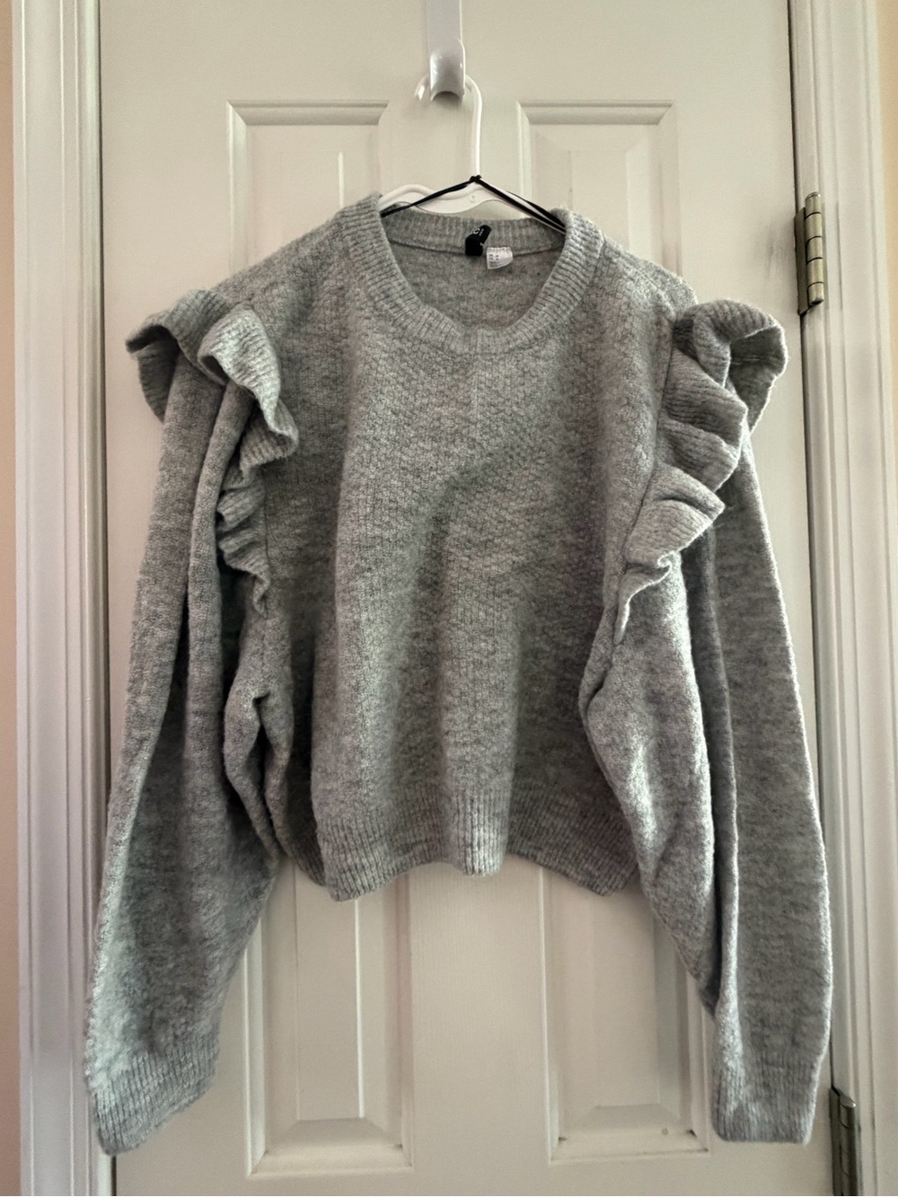 H&M Light Gray Knit Sweater with Braided Texture